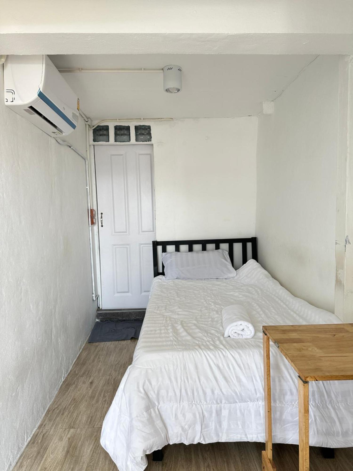 Chubby 9 Single Room Bangkok Ngoại thất bức ảnh